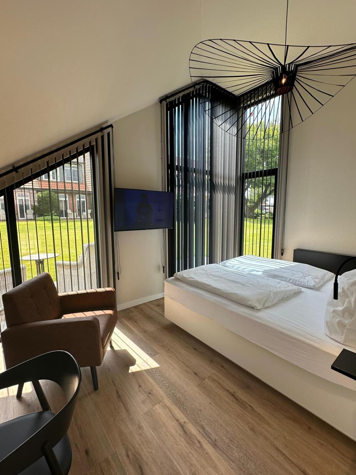 Stade Land Golf Hotel Tiny Haeuser Deinste Buitenkant foto