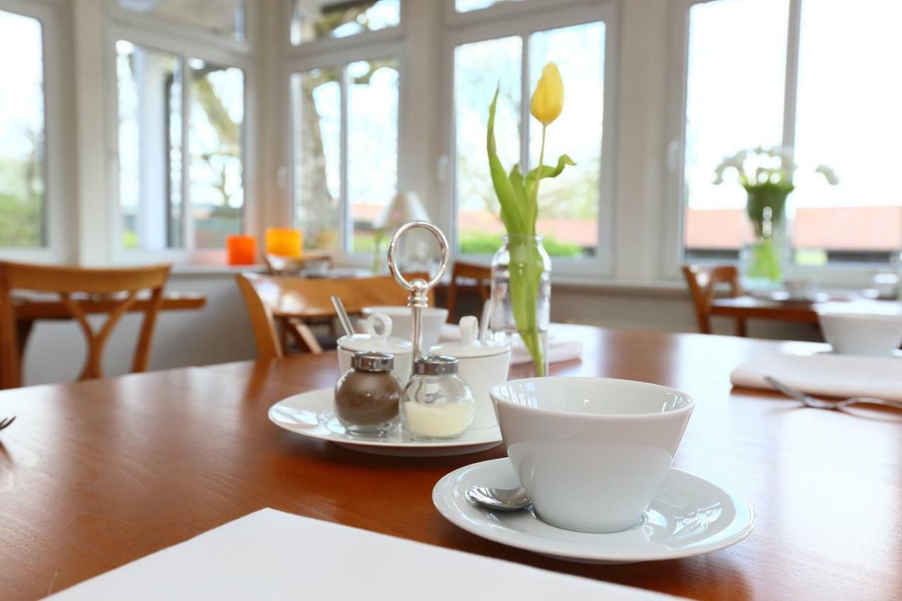Stade Land Golf Hotel Tiny Haeuser Deinste Buitenkant foto