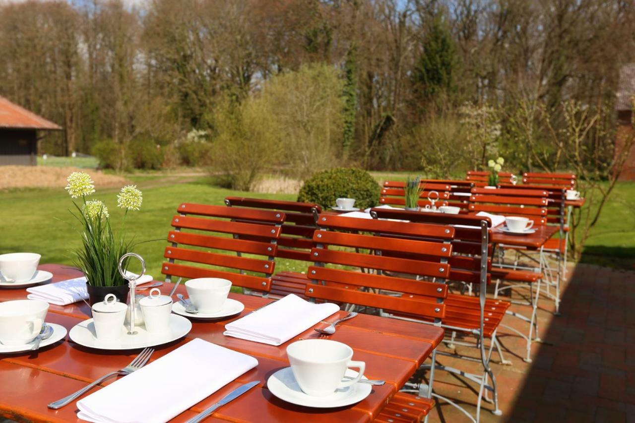 Stade Land Golf Hotel Tiny Haeuser Deinste Buitenkant foto